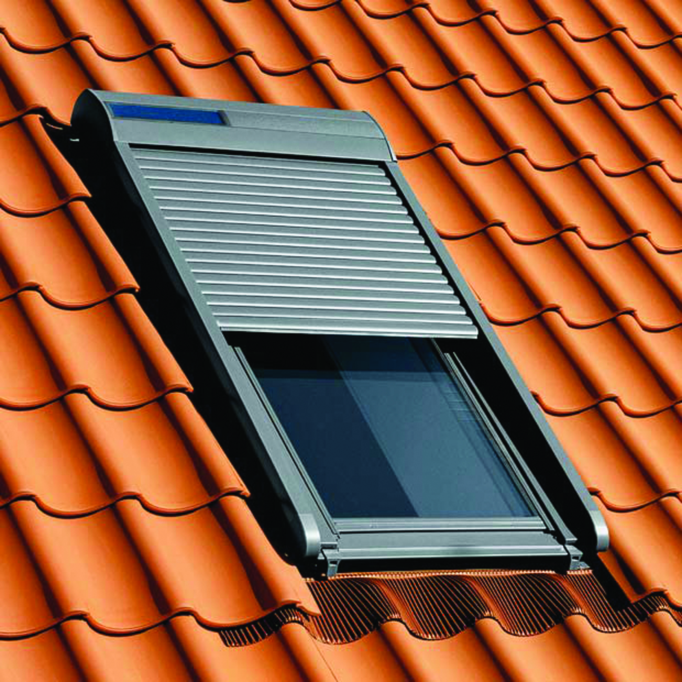 SSL volet roulant solaire pour fenêtres de toit Vélux.jpg Fenêtre de toit
