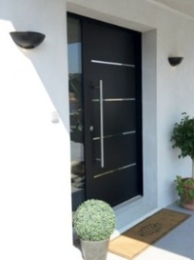 porte d'entree.jpg Portes d'entrée